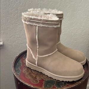 UGG Beige Shearling Winter Boots